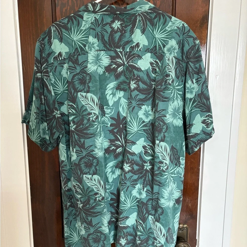 Tommy Bahama Men’s Green Hawaiian Tropical Short Sleeve 100% Silk Button Shirt - Picture 5 of 5